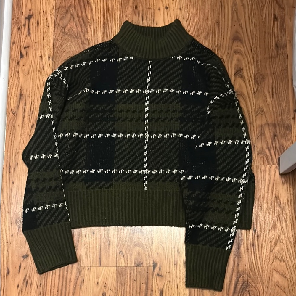 Arizona Jean Cropped Plaid Sweater  (M/L)